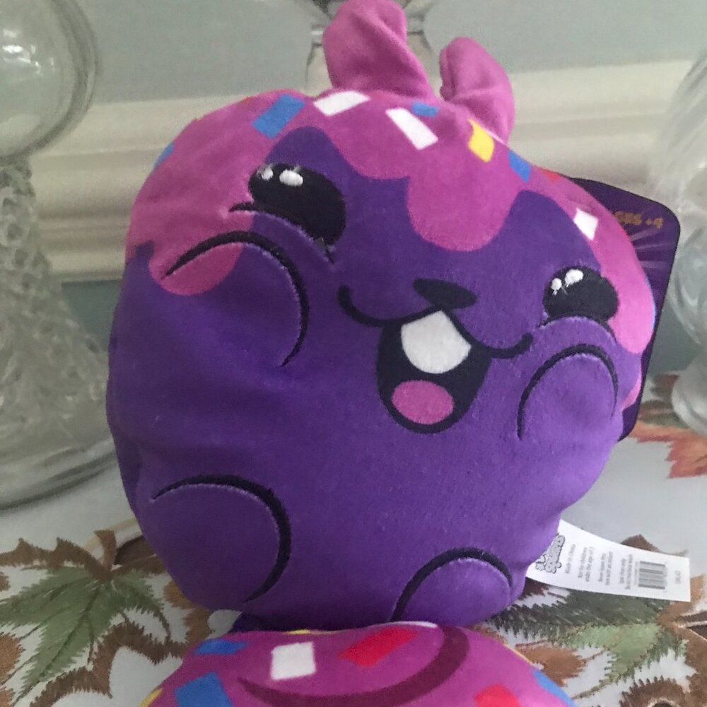 Dogs Vs Squirls Chonks "Nibbles" NEW with tag